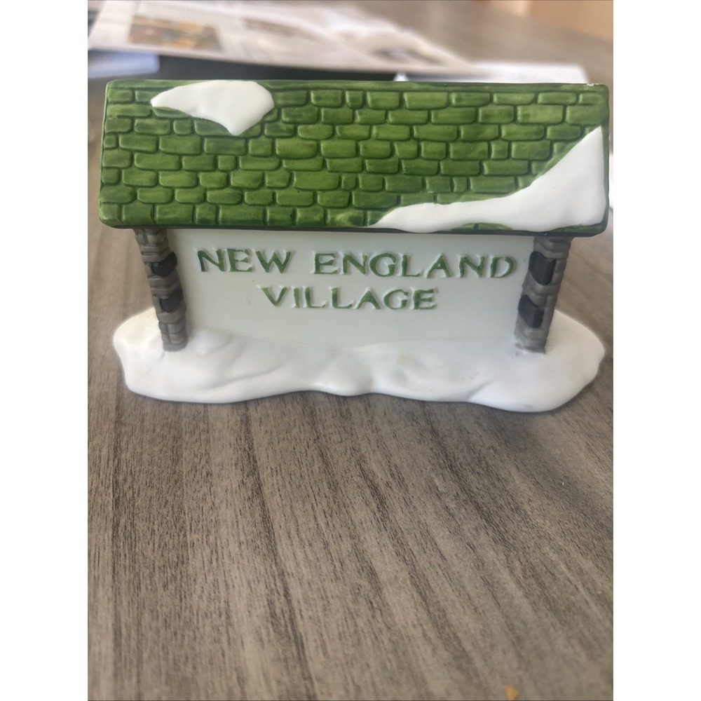 Dept. 56, New England Village Sign Heritage Collection. Mint In Box